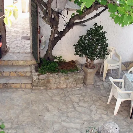 2382a * Novi Vinodolski